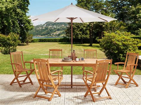 Tavolo da giardino con sedie in legno