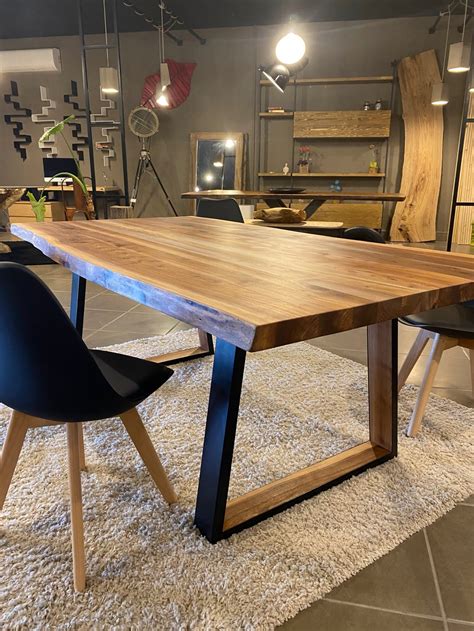 Tavolo da pranzo in legno e ferro