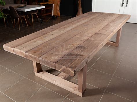 Tavolo da taverna in legno