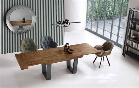 Tavolo effetto legno