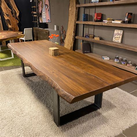 Tavolo in legno di Wengè