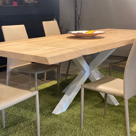 Tavolo in legno massello di rovere