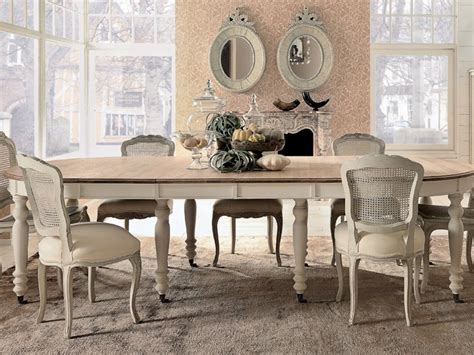 Tavolo in stile shabby chic