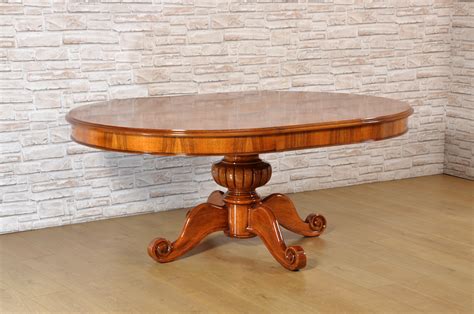 Tavolo rotondo allungabile in legno in stile classico