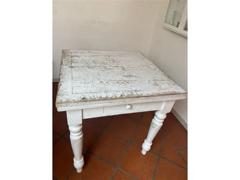 Tavolo vintage in legno bianco