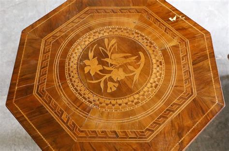 Tecniche di intarsio e smaltatura
