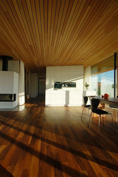 Tecniche di rivestimento soffitto in legno