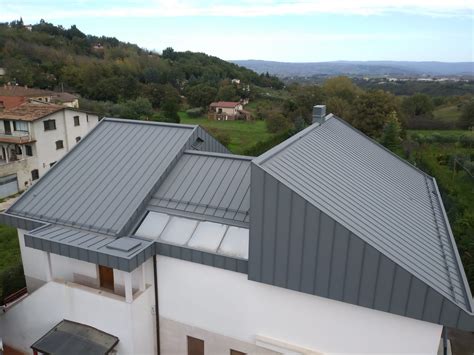 Tetto realizzato con sistema PREFALZ