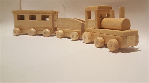 Trenino di legno fai da te