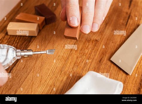 Trucchi per riparare il legno